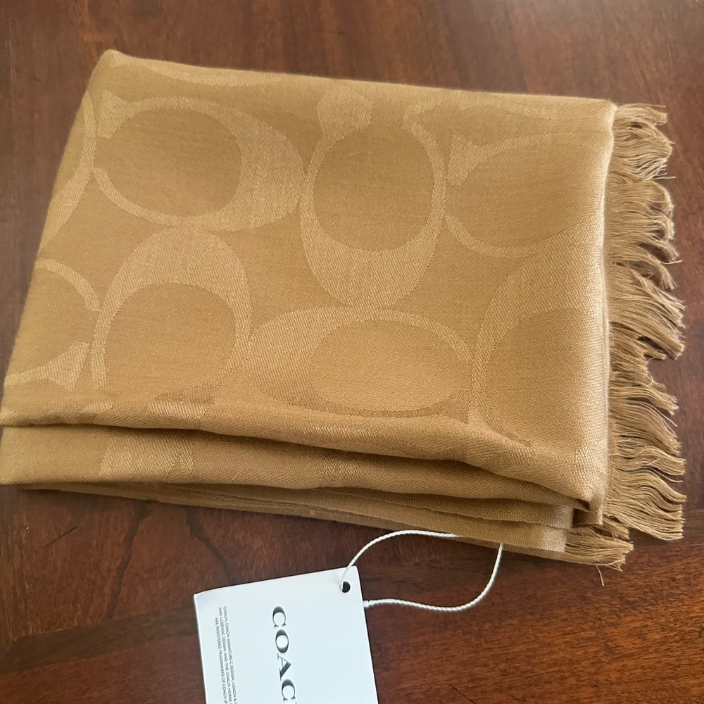 *NEW* Coach Signature Wrap in Light Saddle